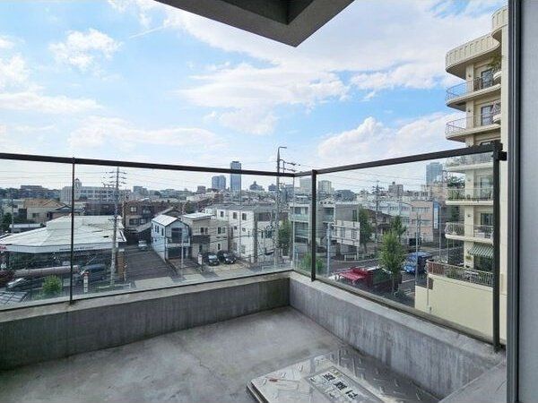 【名古屋市千種区田代本通のマンションのバルコニー】