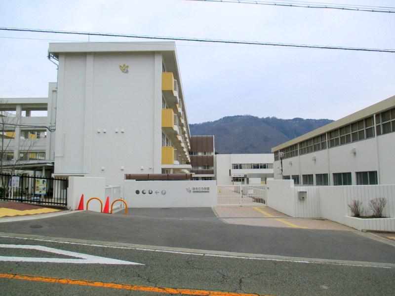 【池田市木部町のマンションの中学校】