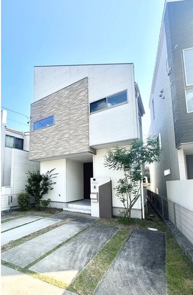 東陵戸建の建物外観