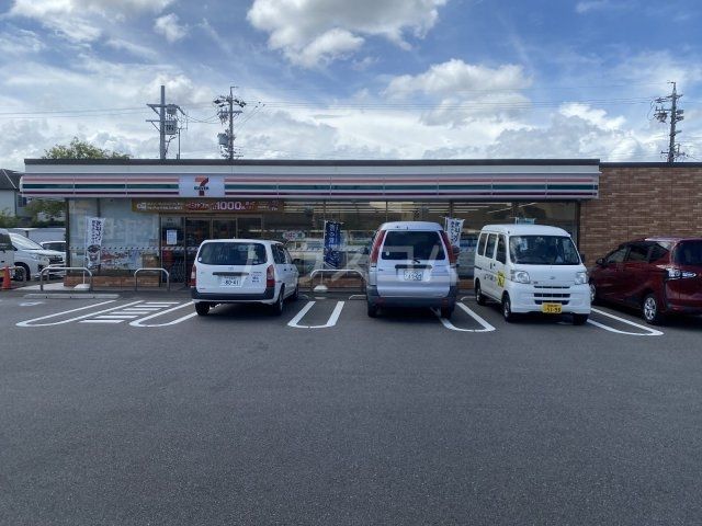 【岡崎市渡町のアパートのコンビニ】