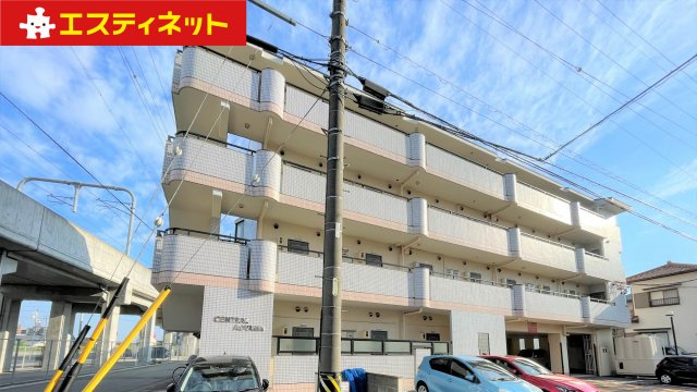 【セントラル青山の建物外観】