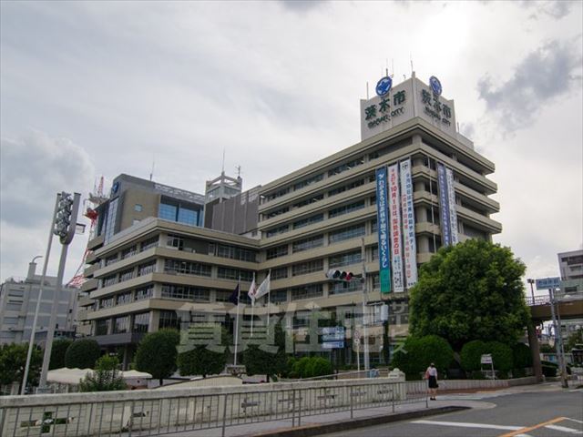 【茨木市総持寺駅前町のマンションの役所】