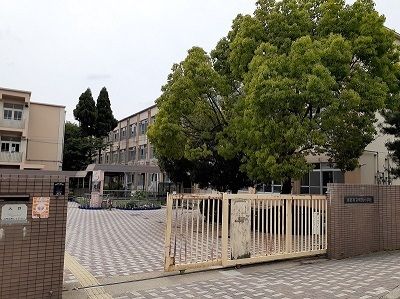 【京都市左京区岩倉中町のアパートの小学校】