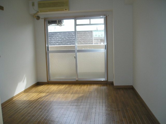 居室・リビング　※別のお部屋の写真です