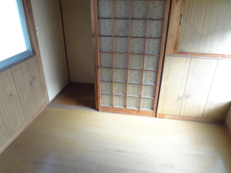 ＪＲ山陽本線 姫路駅 バス乗車時間：10分 最寄りバス停で下車 徒歩8分 2階建 築48年の内装写真