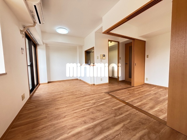 その他　リビング横洋間