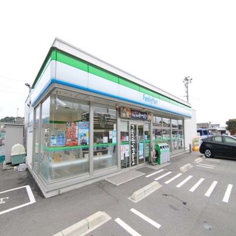 コンビニ　ファミリーマート下関富任町店（コンビニ）まで528m