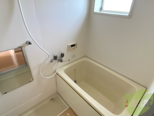 バス・シャワールーム　ゆったりしたバスタブで毎日のバスタイムが楽しみですね