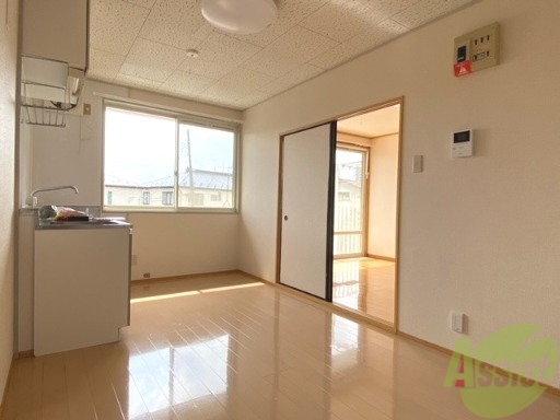 居室・リビング　南向きで日当たりのいい明るいリビングです