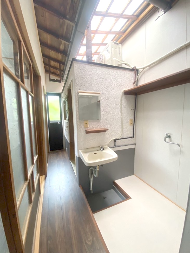 洗面設備　洗面台　洗濯機置き場