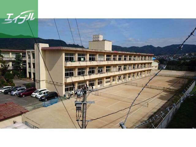 中学校　長与町立長与第二中学校（中学校）まで1003m