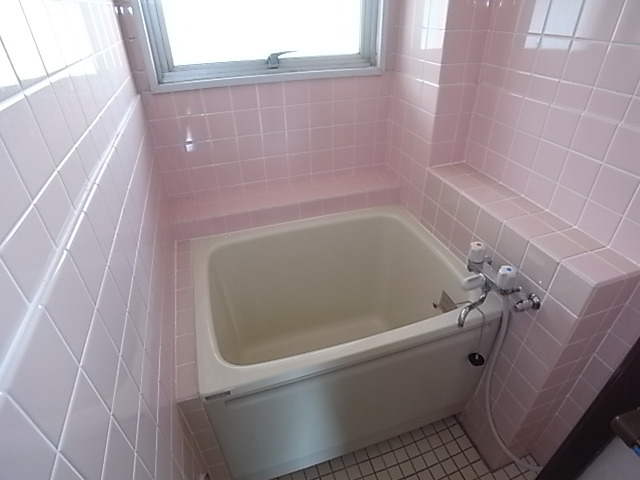 バス・シャワールーム　バスルーム