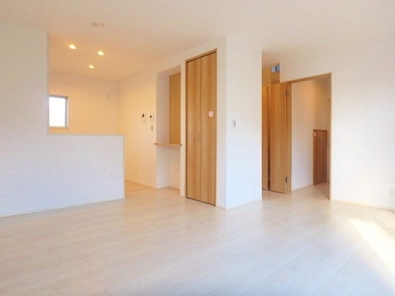 居室・リビング　図面と現状に相違がある場合には現状を優先