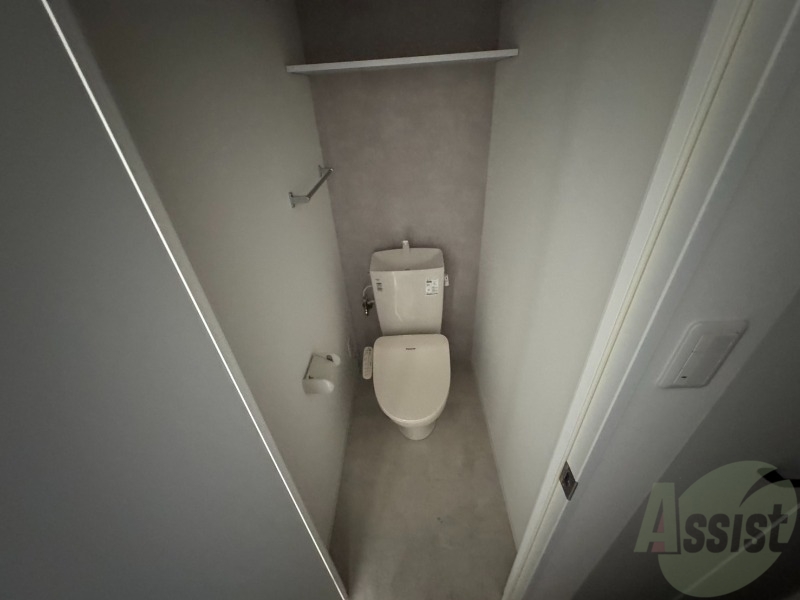 トイレ　こちらはトイレです。清潔感があり、安心して使用できます。