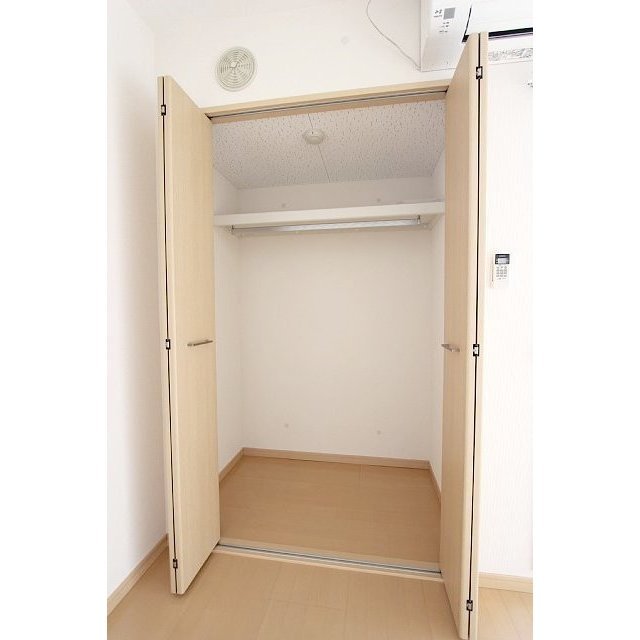 収納　洋室収納