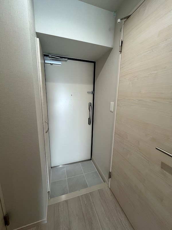 玄関　※同タイプ間取り501号室の写真です