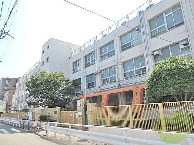 小学校　大淀小学校（小学校）まで658m