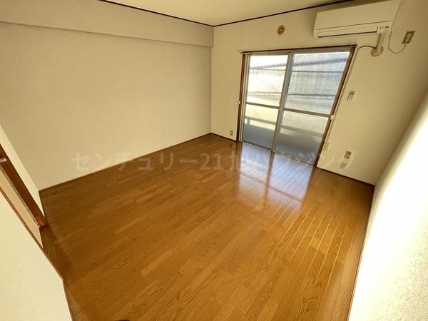 居室・リビング　アクセントクロスのオシャレな洋室です♪