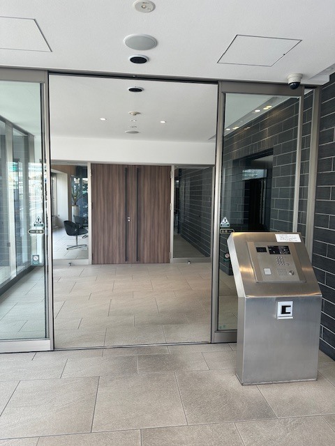 その他設備　エントラスト