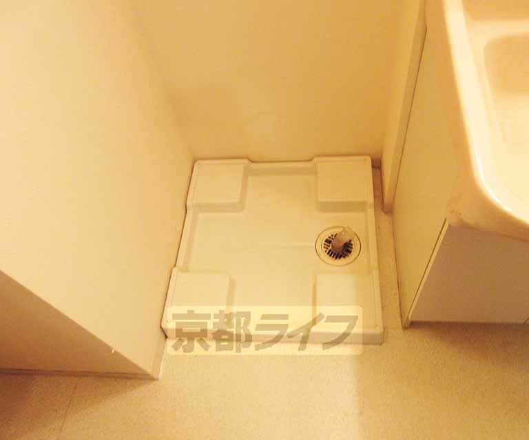 洗面設備　室内洗濯機置き場です。