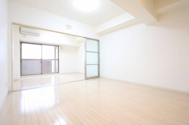 居室・リビング　清潔感のある室内です