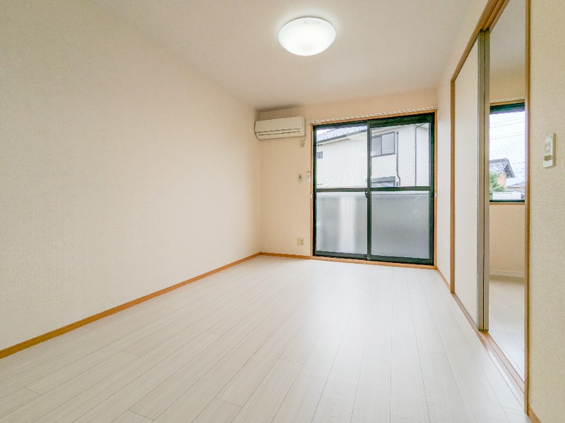 居室・リビング　図面と現状に相違がある場合には現状を優先