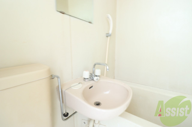 洗面設備　歯ブラシはこちらにおきましょう