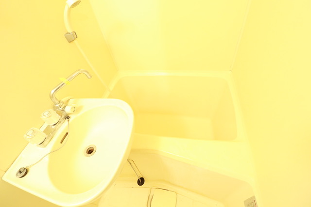 バス・シャワールーム　※別部屋参考写真