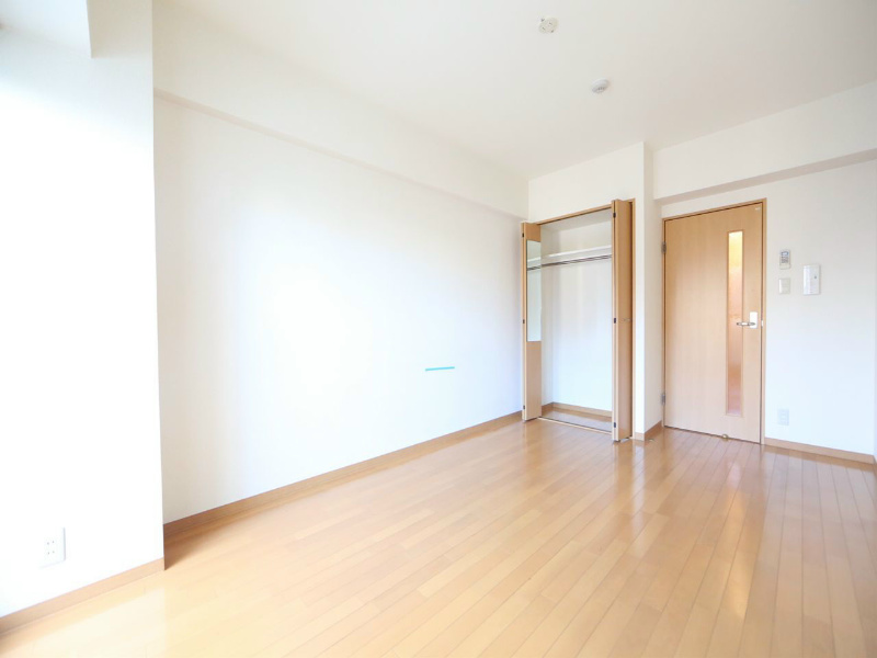 居室・リビング　洋室8帖　クローゼット（収納充実してます）