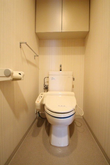 トイレ　同物件、別号室のものです。