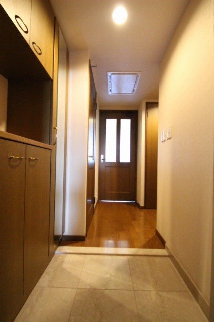 玄関　同物件、別号室のものです。