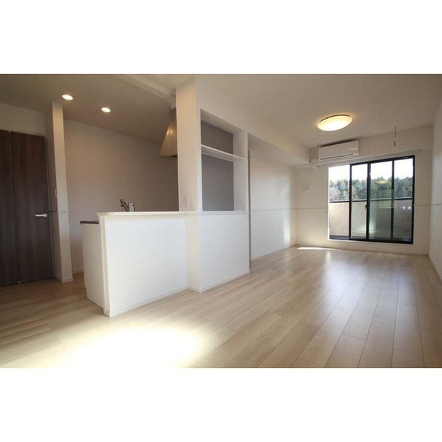 居室・リビング　※画像は全て２０１の内観写真