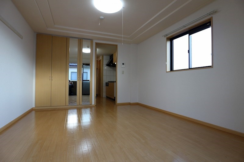 居室・リビング　明るいリビング