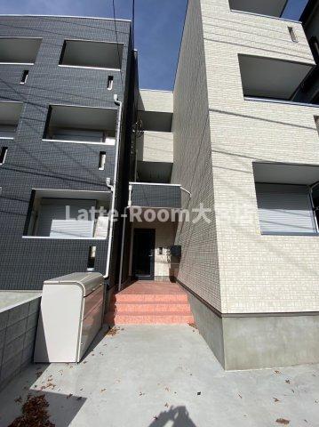 エントランス　同施工写真となります。