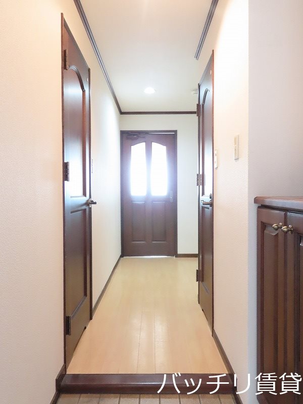 玄関　別号室イメージの為、現状を優先致します。