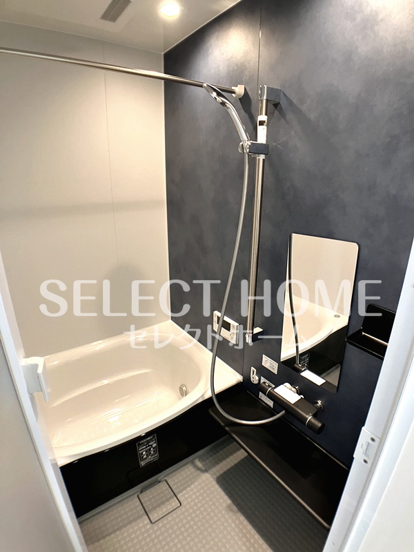 バス・シャワールーム　コンパクトで使いやすいお風呂です