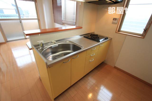 キッチン　※２０１号室の写真になります。