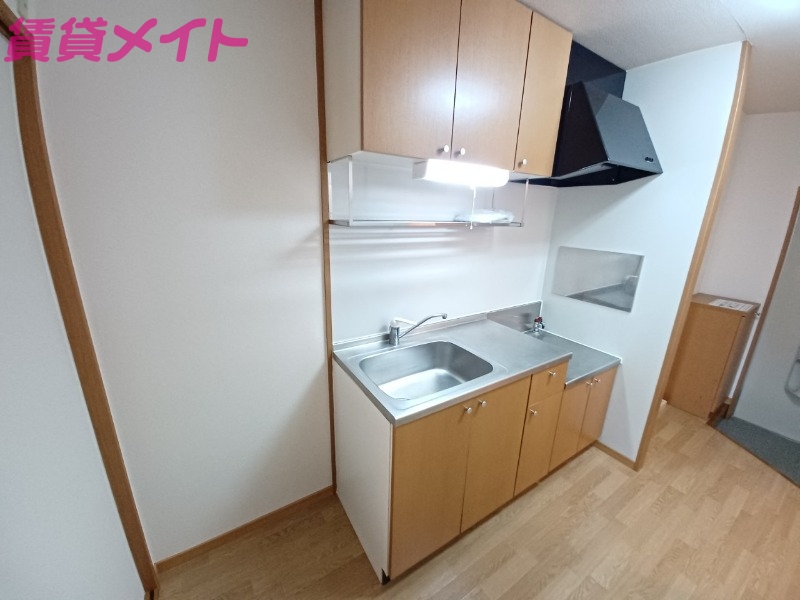 キッチン　同物件別室画像