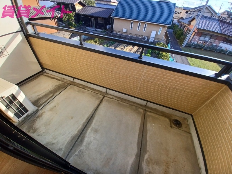 バルコニー　同物件別室画像