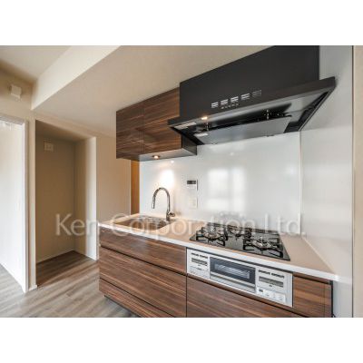 キッチン　同タイプ9階のお部屋を撮影。仕様が異なることがあります。