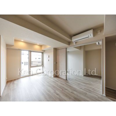 居室・リビング　同タイプ9階のお部屋を撮影。仕様が異なることがあります。