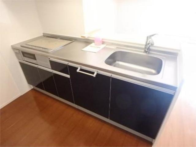 キッチン　ＩＨシステムキッチンで火を使わないので安心です