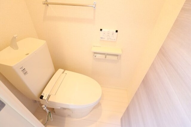 トイレ　温水洗浄暖房便座