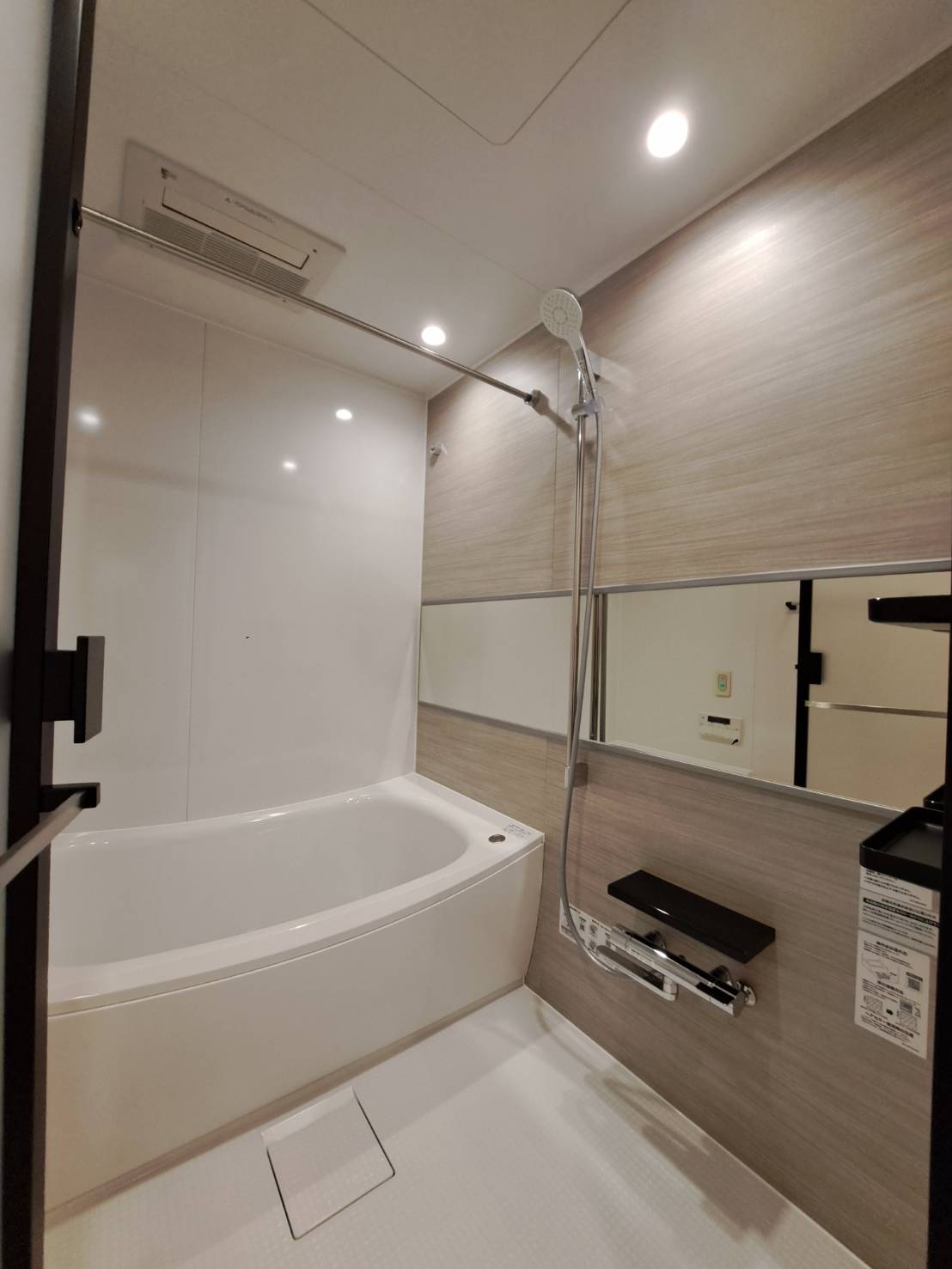 バス・シャワールーム　リノベーション済み