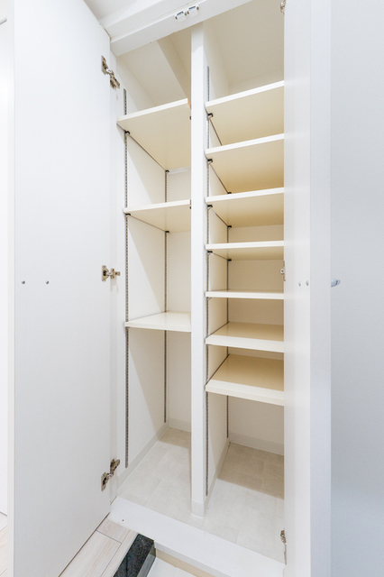 玄関　シューズボックス付き