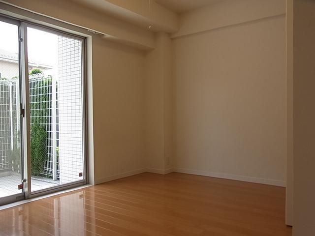 居室・リビング　きれいな居室