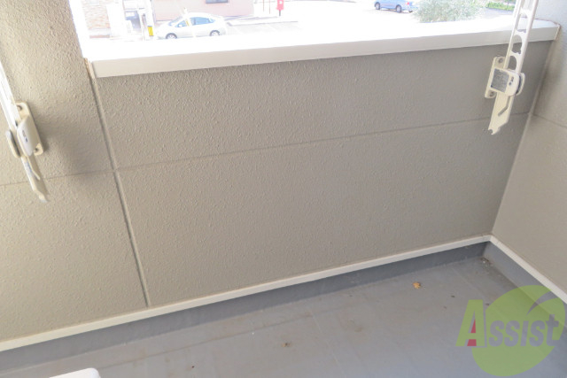 バルコニー　バルコニーは洗濯物も干しやすい広さがありました、