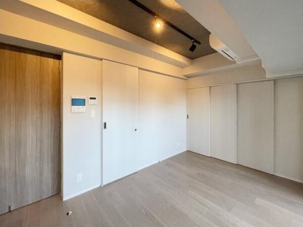 居室・リビング　※別部屋の参考写真です。