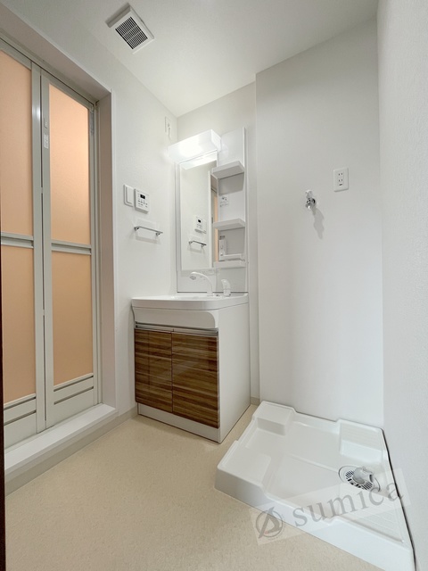 洗面設備　洗面脱衣所付き！独立洗面台が便利です♪♪