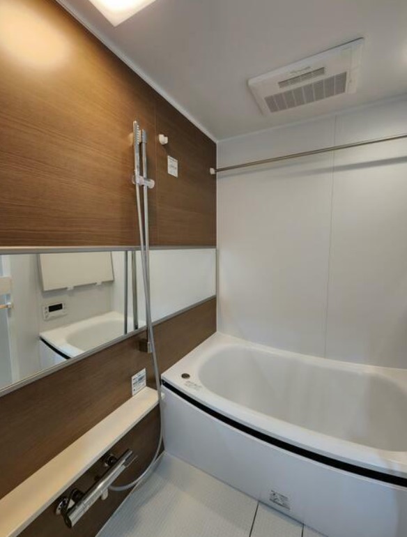 バス・シャワールーム　※別部屋の参考写真です。